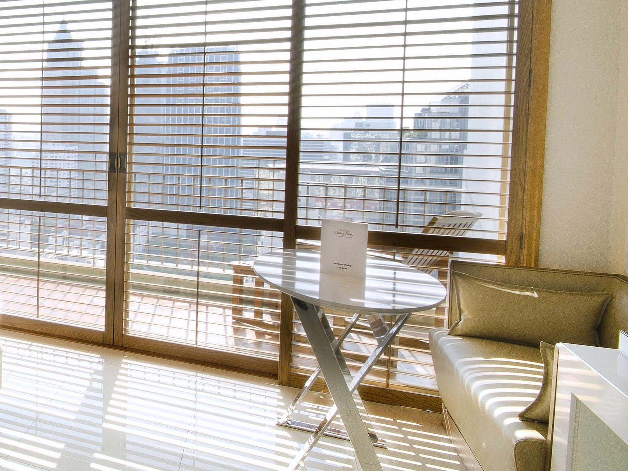 Отель Grande Centre Point Ploenchit Бангкок Экстерьер фото A typical apartment